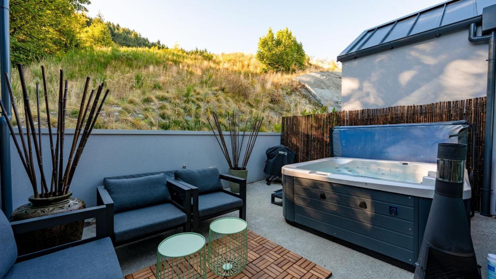 Villa The Tiers- Hot Tub- Ac- Bbq- Free Parking Queenstown Exterior foto